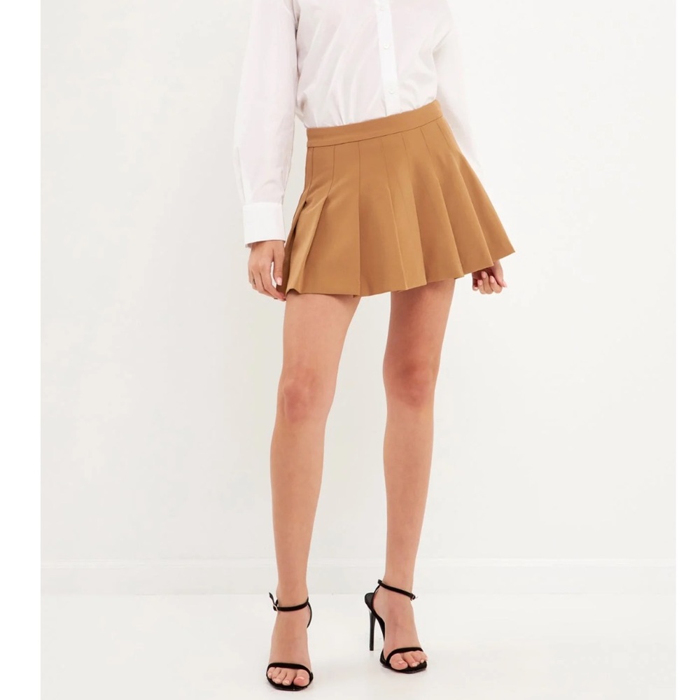 English Factory Pleated Skort in Taupe